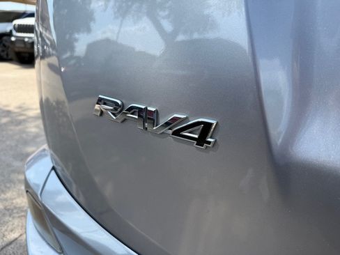 Used 2016 Toyota RAV4 LE FWD image 9