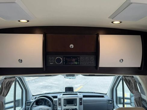 Used 2015 Mercedes-Benz Sprinter 3500 image 32
