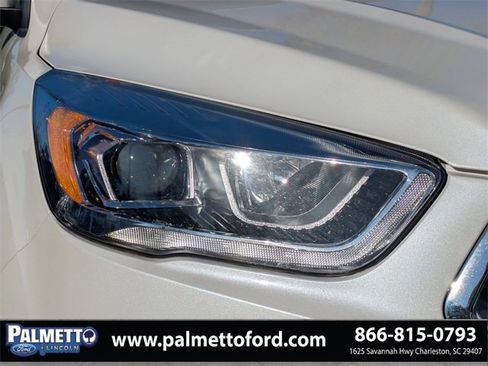 Used 2019 Ford Escape SEL image 8