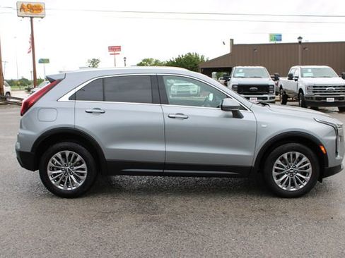 Used 2024 Cadillac XT4 Premium Luxury FWD image 4