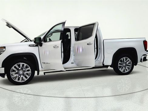 Used 2025 GMC Sierra 1500 Denali w/ Denali Reserve Package AWD/4WD image 34