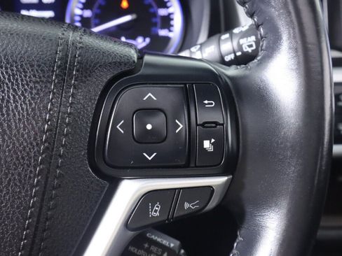 Used 2018 Toyota Highlander XLE AWD/4WD image 13