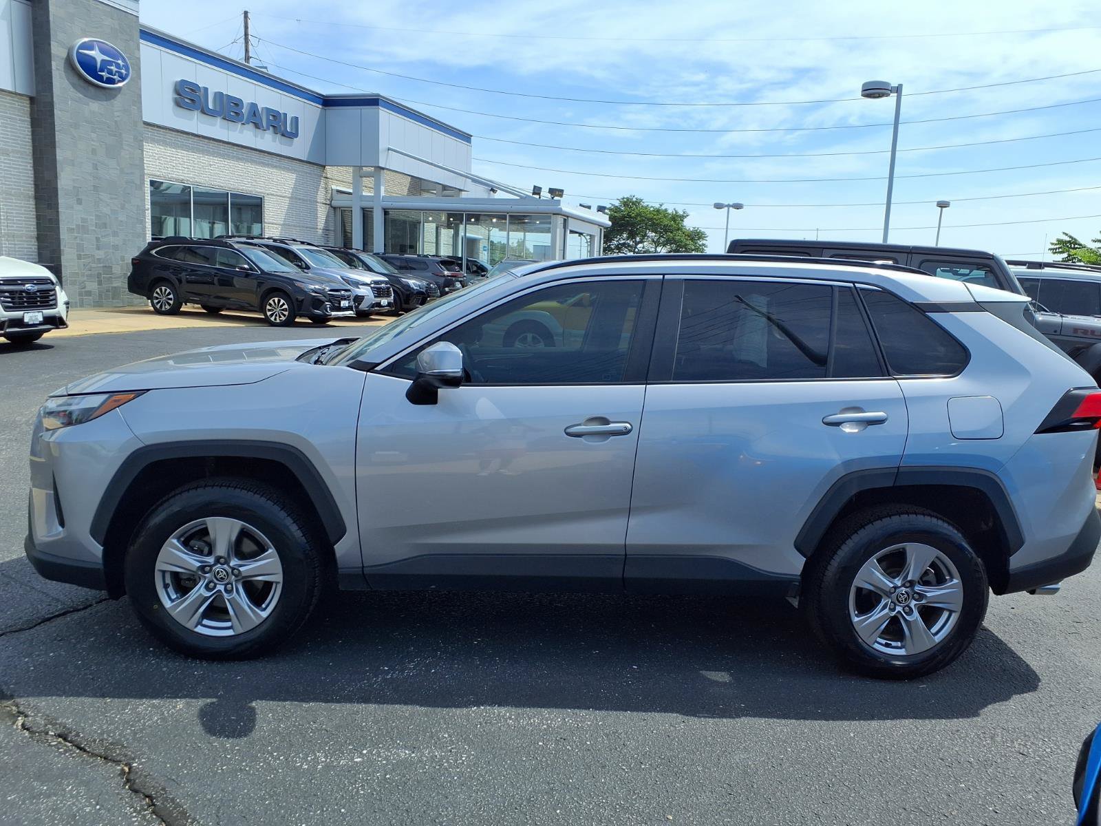 Used 2022 Toyota RAV4 XLE w/ Convenience Package FWD image 22