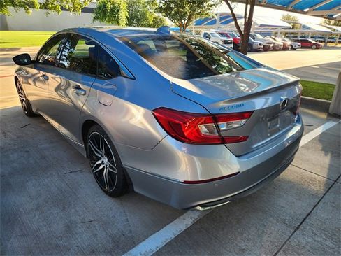 Used 2022 Honda Accord Touring image 4