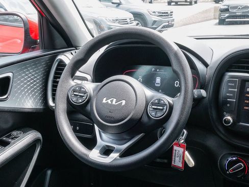 Used 2024 Kia Soul LX w/ Option Group 015 FWD image 16