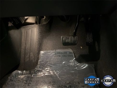 Used 2025 Volvo XC40 B5 Plus image 37