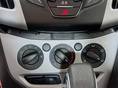 Used 2014 Ford Focus SE image 14