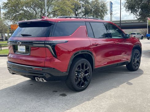 Used 2026 Chevrolet Traverse RS FWD image 9
