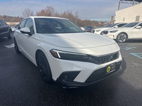 Used 2023 Honda Civic Sport Touring image 3