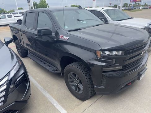Used 2021 Chevrolet Silverado 1500 LT Trail Boss image 4