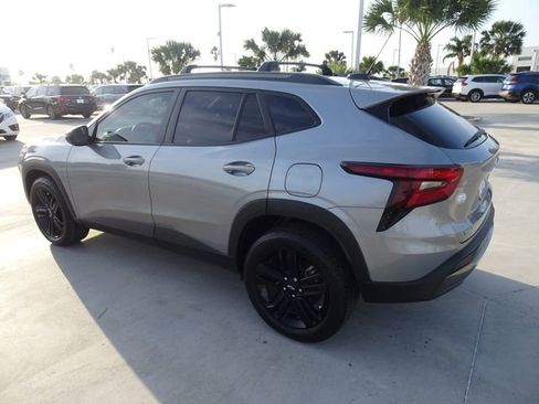 Used 2025 Chevrolet Trax ACTIV w/ Driver Confidence Package image 6