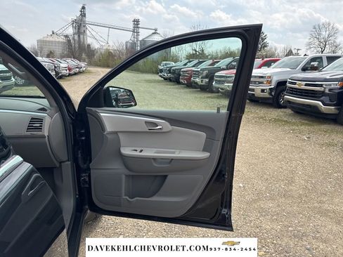 Used 2011 Chevrolet Traverse LT image 28