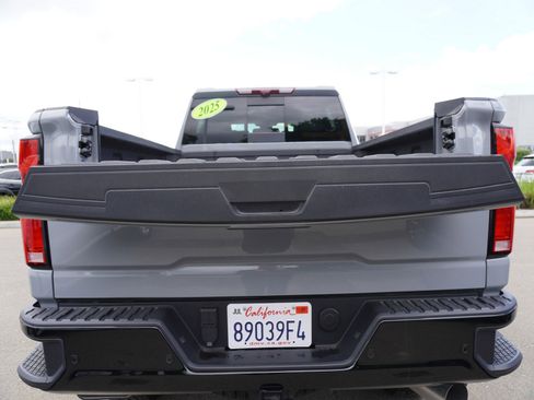 Used 2025 Chevrolet Silverado 2500 ZR2 w/ Technology Package AWD/4WD image 11