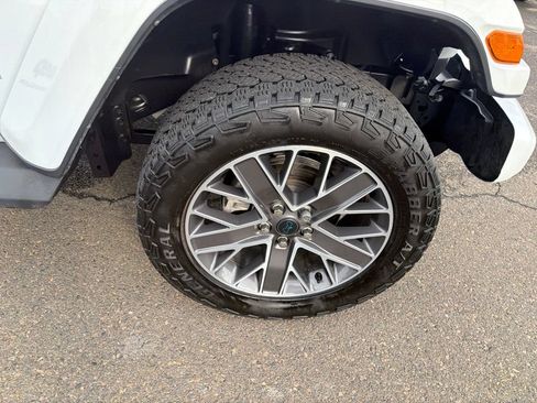 Used 2024 Jeep Wrangler High Altitude AWD/4WD image 35