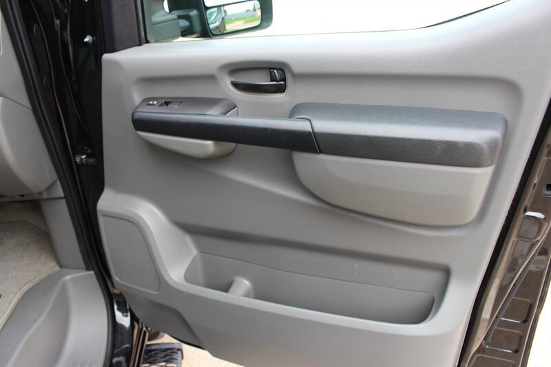 Used 2015 Nissan NV 3500 SL w/ Technology Package RWD image 30