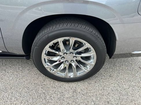 Certified 2022 Cadillac Escalade ESV Premium Luxury Platinum w/ LPO, Radiant Package AWD/4WD image 5