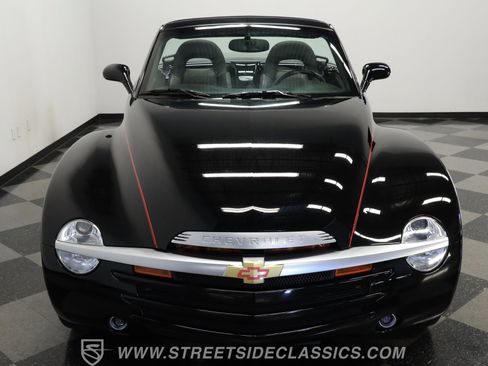Used 2006 Chevrolet SSR w/ Preferred Equipment Group image 15