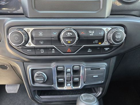 Certified 2022 Jeep Wrangler Unlimited Sport image 13