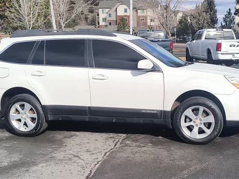 Used 2013 Subaru Outback 2.5i Premium image 2