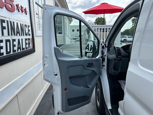 Used 2016 Ford Transit 250 130 Low Roof image 8