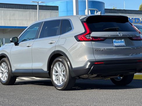 Used 2025 Honda CR-V EX image 3