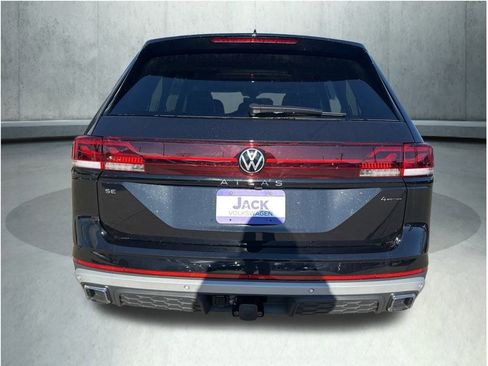 New 2026 Volkswagen Atlas Peak Edition image 4