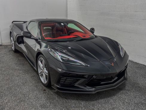Used 2024 Chevrolet Corvette Stingray Premium Conv w/ Z51 Performance Package RWD image 10