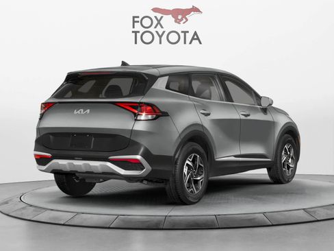 Used 2024 Kia Sportage LX FWD image 2