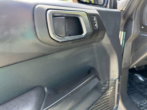Used 2025 Ford Bronco Badlands AWD/4WD image 17