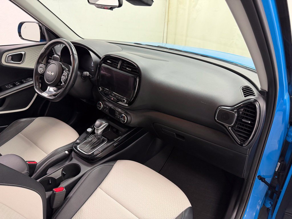 Used 2023 Kia Soul GT-Line FWD image 12