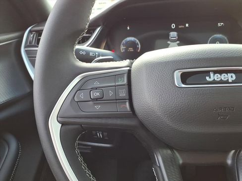 New 2025 Jeep Grand Cherokee L Laredo image 23