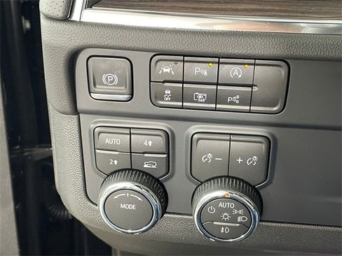 Certified 2025 Chevrolet Tahoe Premier image 15