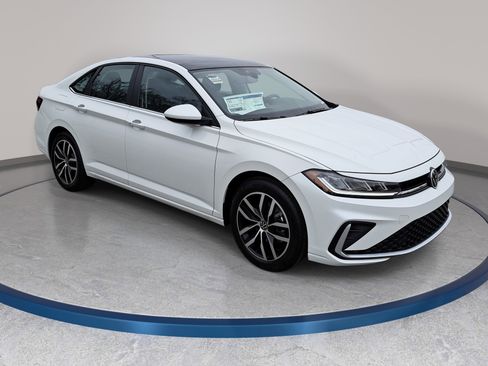 New 2026 Volkswagen Jetta SE image 3