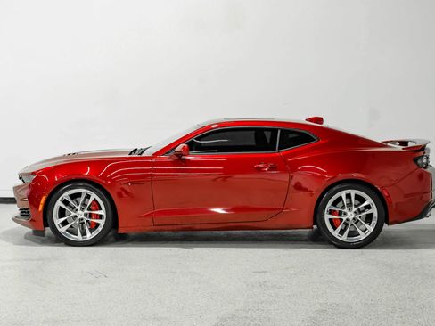 Used 2021 Chevrolet Camaro SS w/ Wild Cherry Design Package 2 RWD image 9