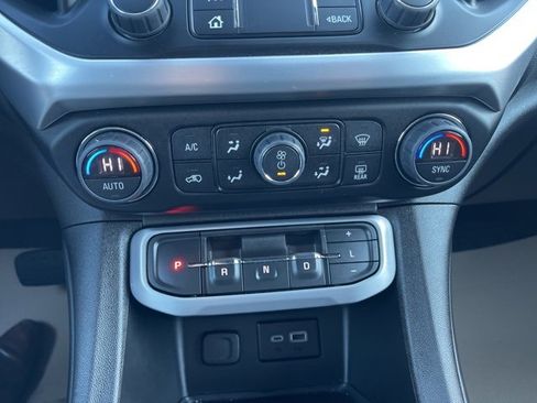 Certified 2023 GMC Acadia SLE w/ Driver Convenience Package image 22