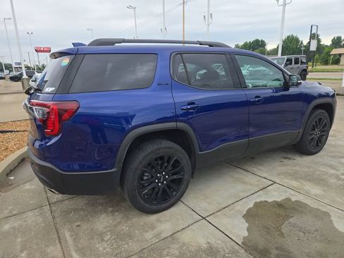 Used 2023 GMC Acadia SLE w/ Driver Convenience Package FWD image 4