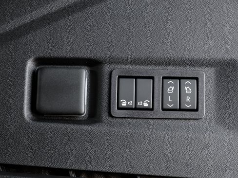 New 2026 GMC Yukon Denali w/ Sun & Power Step Package image 10