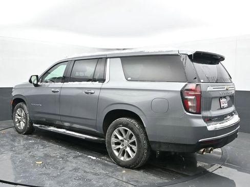 Used 2023 Chevrolet Suburban Premier image 8