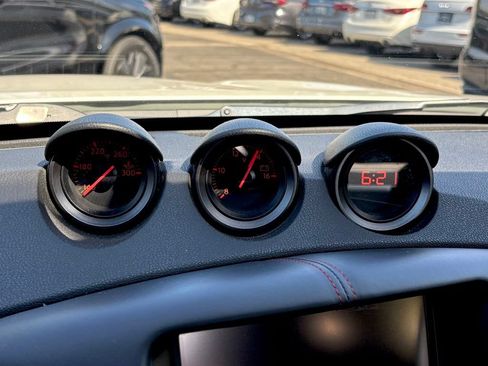 Used 2019 Nissan 370Z NISMO RWD image 23