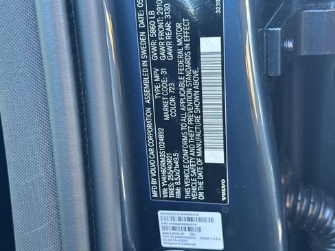 Certified 2025 Volvo XC60 T8 Ultra w/ Climate Package AWD/4WD image 30
