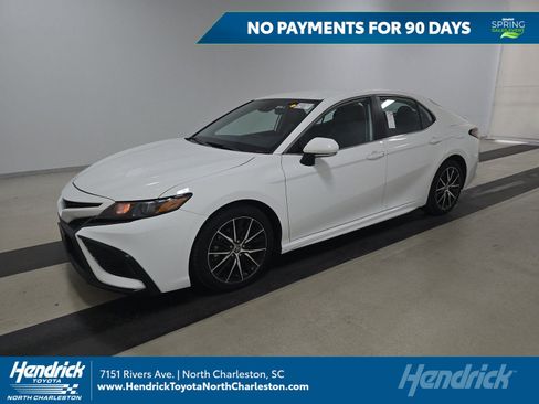Used 2023 Toyota Camry SE FWD image 1