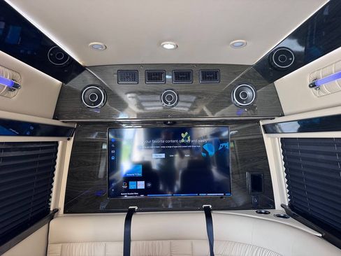 Used 2023 Mercedes-Benz Sprinter 3500 image 69