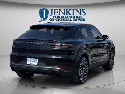 Used 2022 Porsche Cayenne Coupe AWD/4WD image 10
