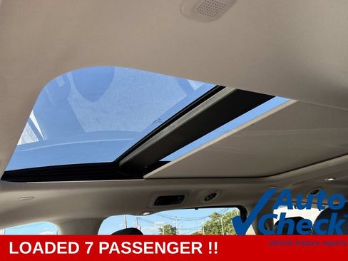 Used 2024 Chrysler Pacifica Limited FWD image 28