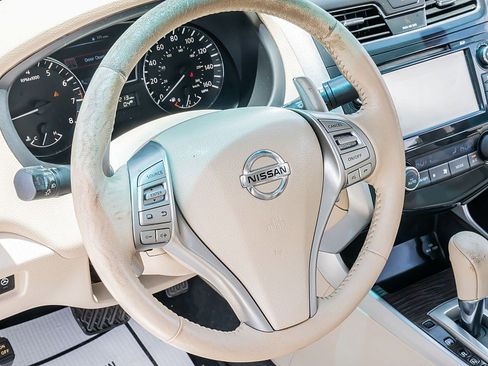 Used 2015 Nissan Altima 3.5 SL FWD image 23