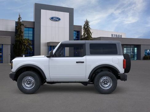 New 2026 Ford Bronco 2-Door AWD/4WD image 3