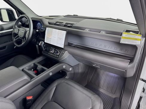 Used 2026 Land Rover Defender 110 X-Dynamic SE image 31
