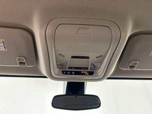 Used 2022 GMC Acadia Denali AWD/4WD image 23