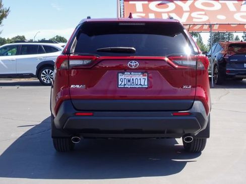 Certified 2022 Toyota RAV4 XLE w/ Convenience Package FWD image 10