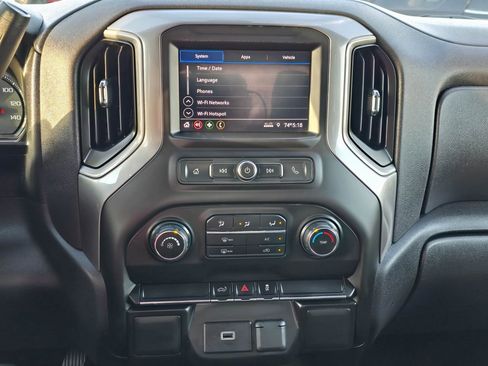 Used 2020 Chevrolet Silverado 1500 Custom w/ Custom Value Package image 16